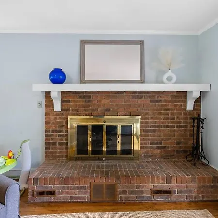 Cozy Home W/ Pool + Baby Gear In Prime Area